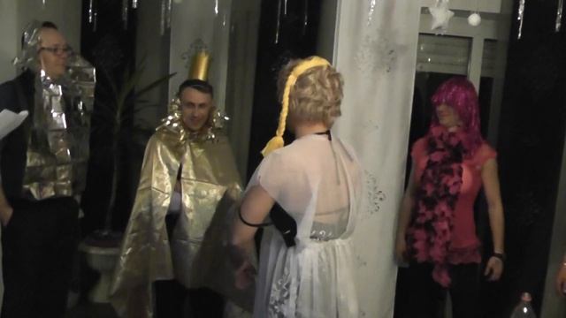 СКАЗКА О ЦАРЕ СОЛТАНЕ И ТРЁХ ЛОХУШЕК смотреть онлайн