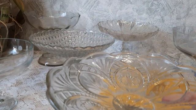 Вазы на ножке  СССР 50 - 60 ых годов) Или это стекло Мальцова!!!