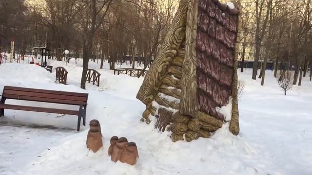 Фигуры сказочных персонажей в Лианозовском парке. "Аллея Сказок". 2017 смотреть онлайн