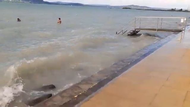 Пляж на Балатоне (Fonyód). смотреть онлайн