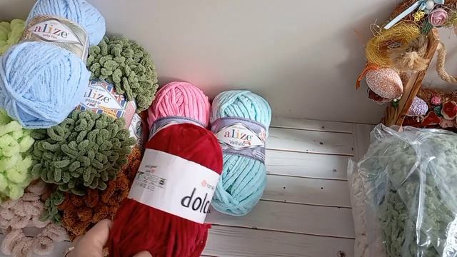 Еще немножко пряжи. Для игрушек и жилета... или на полку в шкаф ?? смотреть онлайн