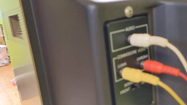Commodore 64 - Video Monitor 1702 смотреть онлайн