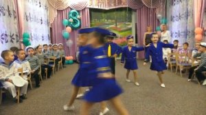 Танец стюардесс и пилота. Утренник "8-е марта". Старшая группа детсада № 160 г. Одесса 2019