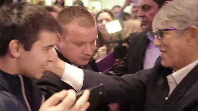 Эрик Робертс подписал звезду для Аллеи Славы VEGAS! смотреть онлайн