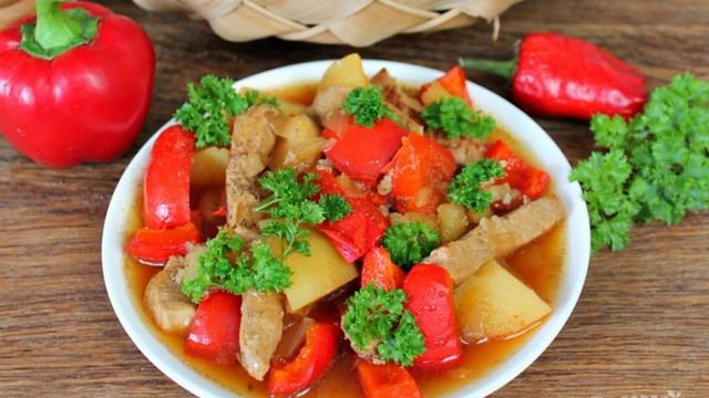 Говядина тушеная с перцем и картошкой. Рецепт очень