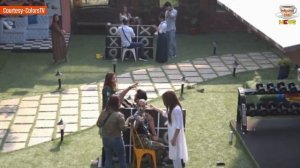 Bigg Boss 13 : Paras Chhabra Pushed Arti Singh, Arti Singh Was Badly Injured | Weekend Ka Vaar