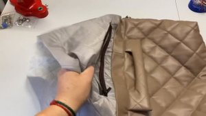 Как сделать функциональную подкладку в сумке. Шью сумку из экокожи. 2 часть.