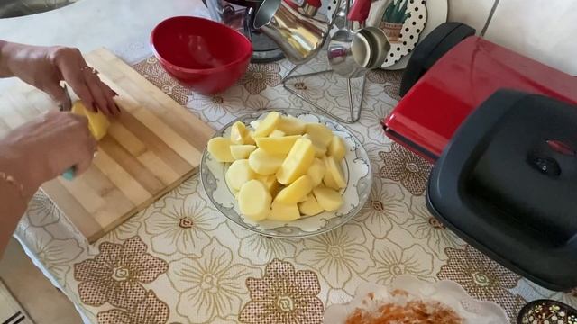 11.06.22 ✅ Будни турецкой жены. Турецкий рецепт приготовления курицы с картошкой,грибами и овощами. смотреть онлайн