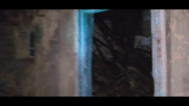 Заброшенный жуткий ДОМ с Монстрами vs Моему Другу стало ОЧЕНЬ ПЛОХО смотреть онлайн