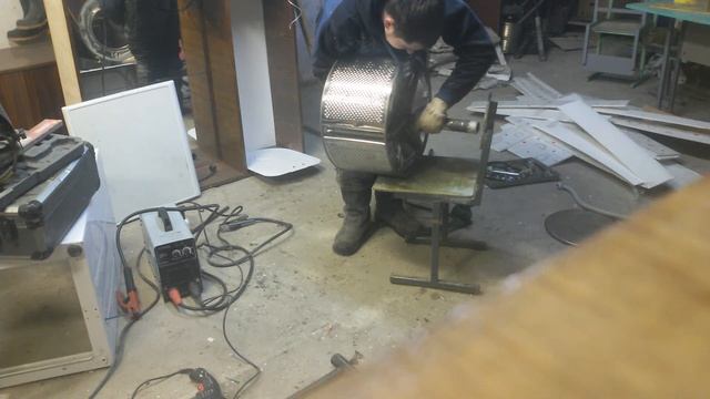 Самодельный мангал из барабана от стиральной машинки. Часть 1 смотреть онлайн