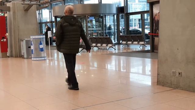 Flughafen Hamburg Airport/ International Airport. смотреть онлайн