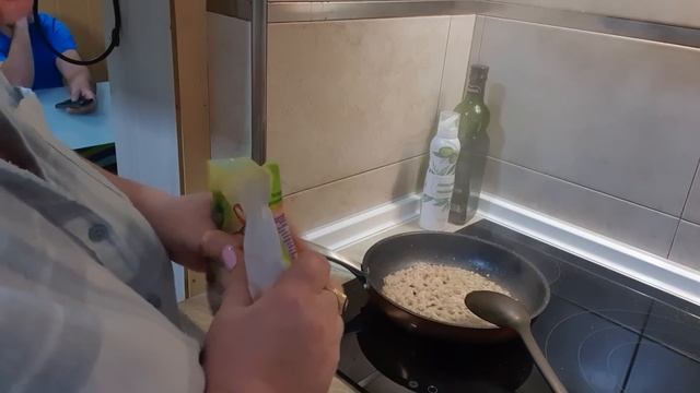Что готовлю на ужин дочери, я не вижу в этом не чего плохого.