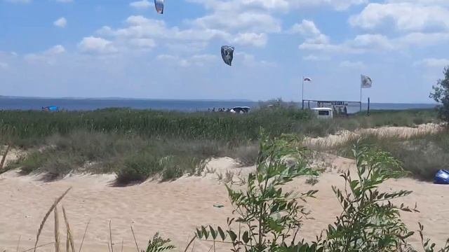 Застряли в песках только трактор
