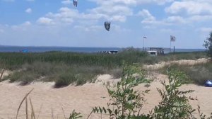 Застряли в песках только трактор