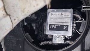 How to change the Xenon headlamp globe on Audi a3 8V #audispecialist #markredlinemechanic