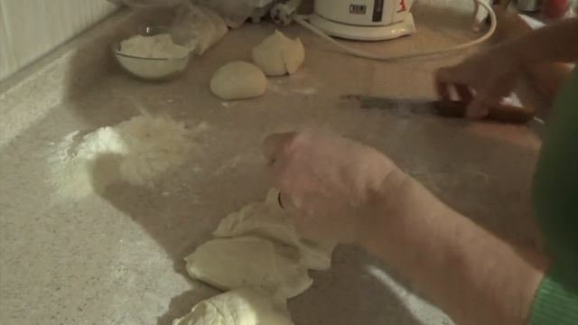 Турецкое пиде со шпинатом/Turkish food/Yumuşacık Kapalı Pide Tarifi/subtitles