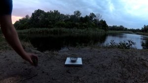 Хлорат калия + магний + нитрат аммония + медный купорос. Огонь от воды.