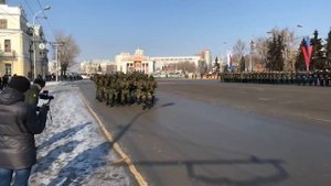 Военные из Анголы станцевали на Соборной площади в Омске