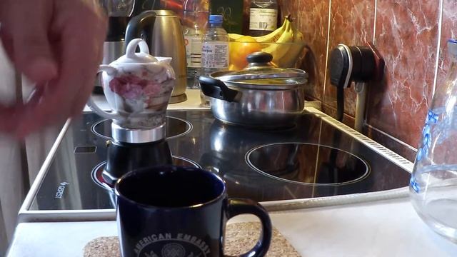 Лайфхак. Как грамотно открыть пакетик сахара
