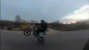 ОТВАЛИЛСЯ ГЛУШИТЕЛЬ AKRAPOVIC НА ПИТБАЙКЕ ВО ВРЕМЯ СТАНТА