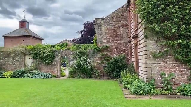 Acorn Bank - английский сад в Озерном Крае. смотреть онлайн