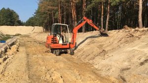 SchaeffHR16 работа планировочным ковшом