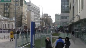 Москва - миллион мусульман молятся каждую пятницу у метро "Проспект Мира"