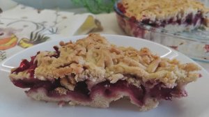 Тертый пирог с клубникой. Хрустящий песочный пирог с ягодами.