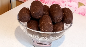 Пирожное картошка. Божественный шоколадный вкус..mp4