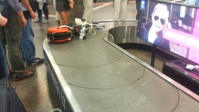 Strida bike arriving to Vilnius Lithuania смотреть онлайн