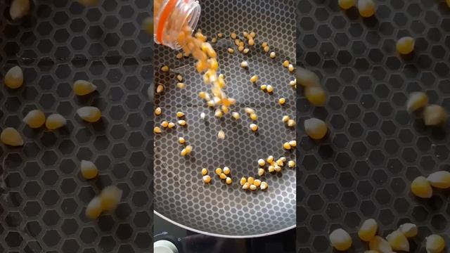 #готовим #мясные #пальчики #рулеты #куриноемясо #сыр #брынза #сливочноемасло #дегустация #shorts смотреть онлайн