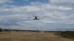 Ryanair B738 landing at Pula airport