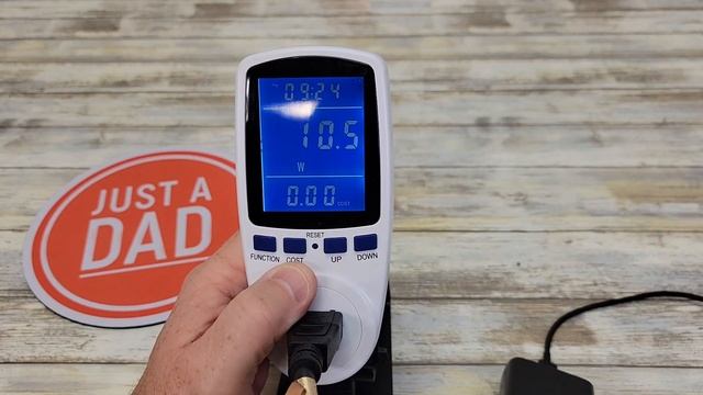 Review & How To Use Watt / Power Meter to Monitor Electricity use by MECHEER