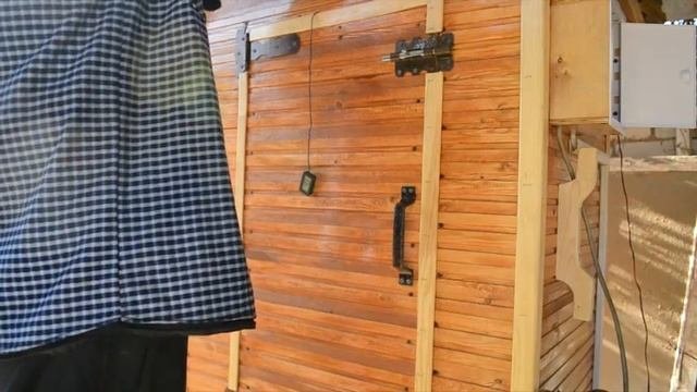 Деревянная коптильня холодного и горячего копчения