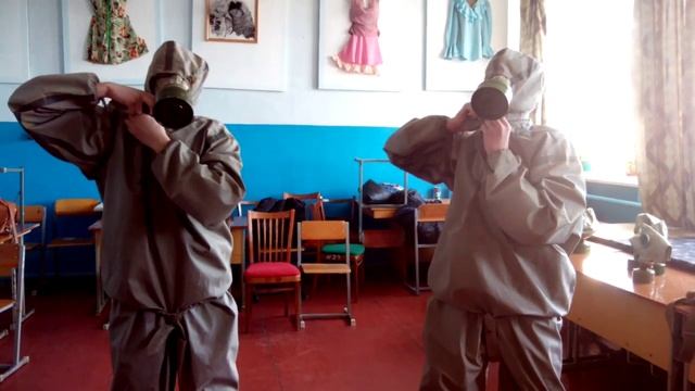 Одевание Химзащитного костюма Л-1 смотреть онлайн