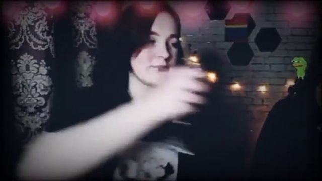 РУССКАЯ ДЕВУШКА ПОДНЯЛА ЗА МЕНЯ БОКАЛ смотреть онлайн