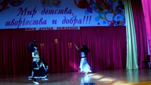 Ансамбль "Грация-Бест".Восточный танец на двоих для школьного уровня.Обучение. Репетиция