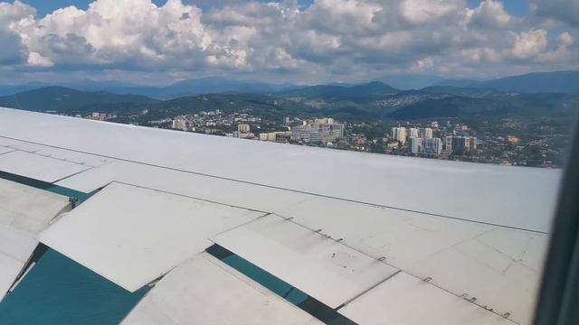 Посадка в аэропорту Сочи, Боинг-767 - 200 смотреть онлайн