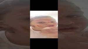 не зря же я изуродовала своё лицо, меня теперь зовут ромашка, потому что мне было трудно выговорить.