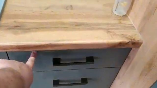 Доработка кухни,@user-oz3ws5yl6t, оцените как вам кухня с ручками. https://youtu.be/nxeb5APnBj4 смотреть онлайн