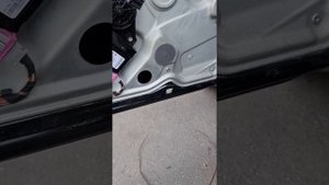 устранение писка водительского стеклоподьемника Skoda Octavia A5