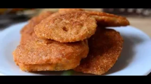 Оладьи из икры рыбы. Икра сазана как приготовить. Икра сазана рецепт. Икра сазана жареная.