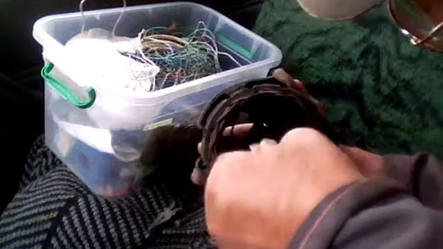 С помощью клея устранить биение заднего подшипника генератора. смотреть онлайн