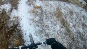 СПУСК НА ВЕЛОСИПЕДЕ ЗИМОЙ С ГОРЫ