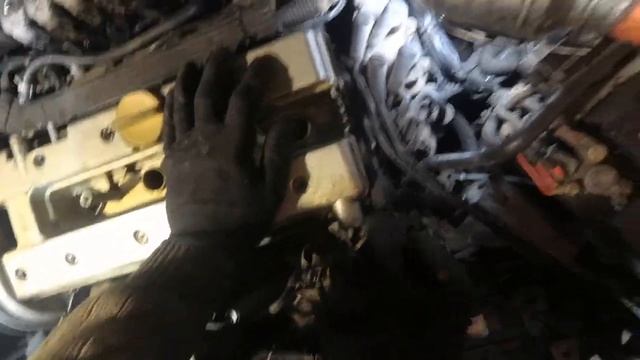 Opel. Vectra B. Замена прокладки клапанной крышки. смотреть онлайн