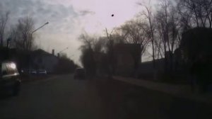 9–летняя девочка выбежала на дорогу и попала под машину