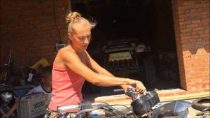 Знакомство с мотоциклом.  Как все на самом деле . Девушка с косой  часть первая 2016