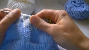 Вяжем шапку  с жаккардовым узором  снежинки.