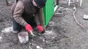 Устанавливаю дверь на теплицу