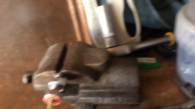 Дросельная заслонка Форд Фокус 2 1.8. Ремонт пластикового болта. смотреть онлайн